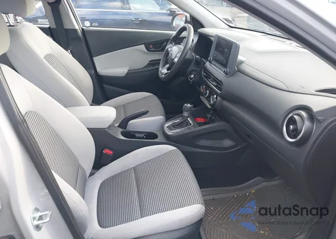 2023 Hyundai Kona Se z USA, uszkodzony, nr VIN KM8K2CAB4PU030847